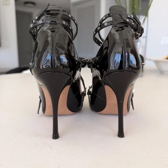 Valentino Garavani Black Patent Leather Studded Strappy Pumps Heels Size 38 Auth - Picture 10 of 16